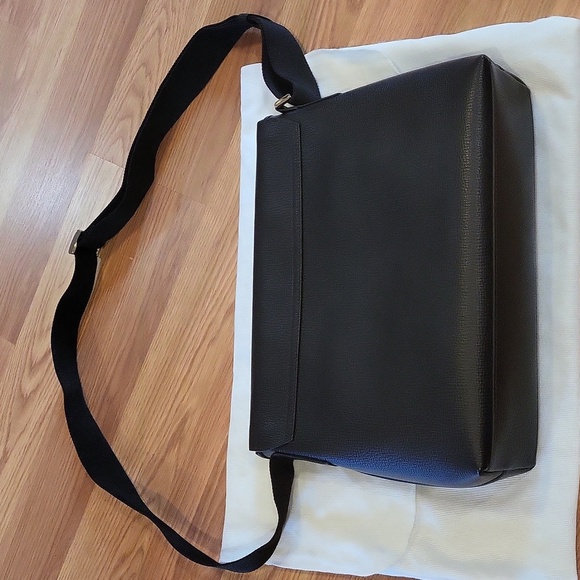 NWT Dark Brown Leather Montblanc Messenger Bag - Picture 8 of 9